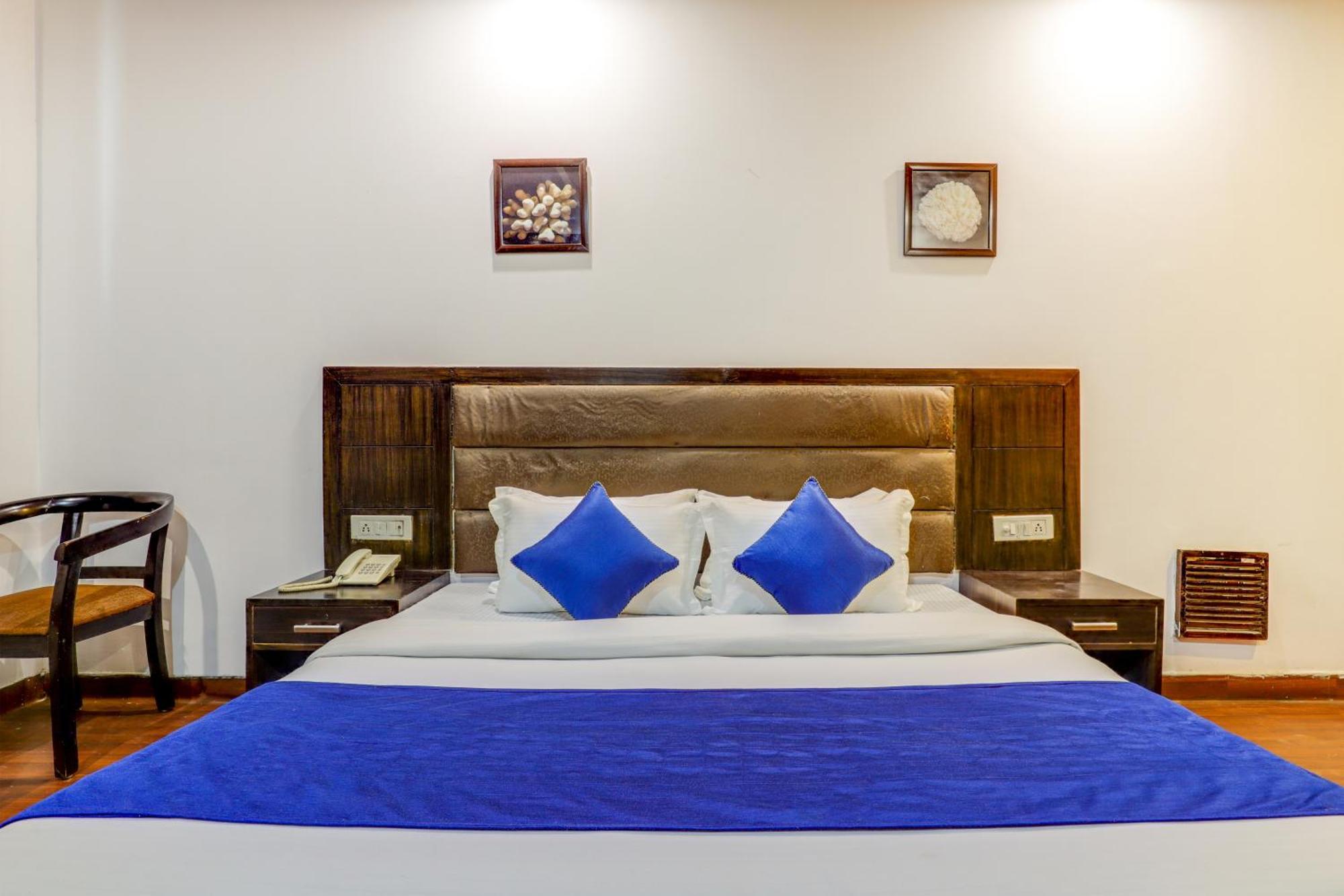 Hotel Sarthak Palace Delhi  Buitenkant foto